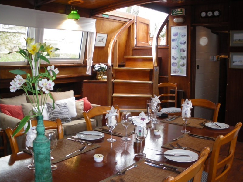 CRUCEROS FLUVIALES CANALES DE FRANCIA CANAL DU MIDI ATHOS DESCUENTOS OFERTAS CRUCEROS EN FAMILIA CRUCEROS EN GRUPO ALQUILER CHARTER DE CRUCEROS BARCOS PRIVADOS CRUCEROS SUR DE FRANCIA